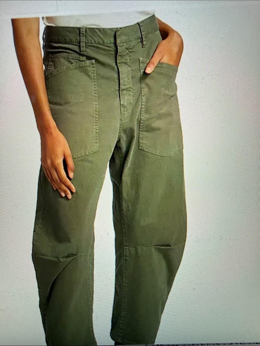 NILI LOTAN Shon Cotton Twill Barrel-Leg Size 6 Camo Olive Green color